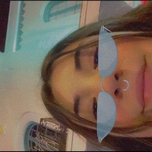 Meet your Posher, Idalis